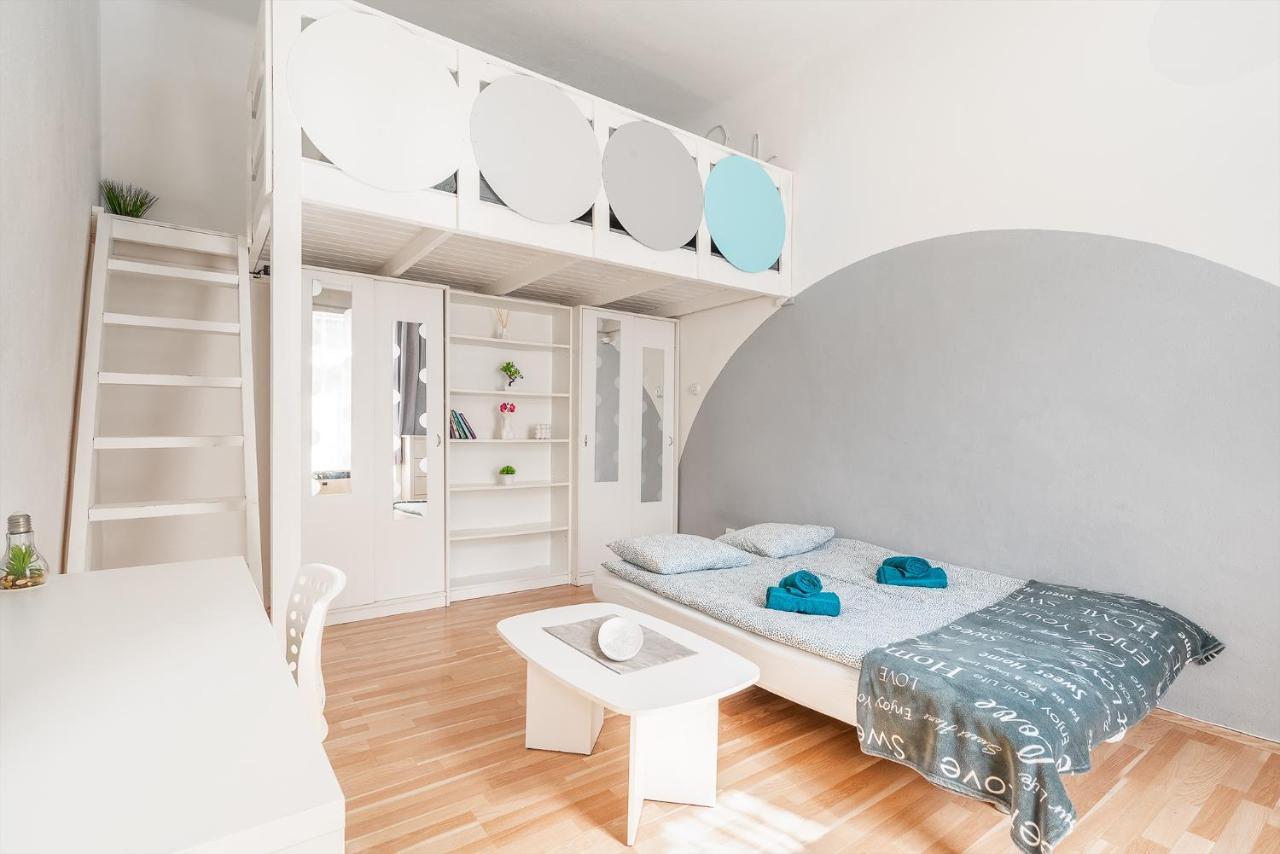 Sunny Dots Apartment - Free Parking! 布达佩斯 外观 照片