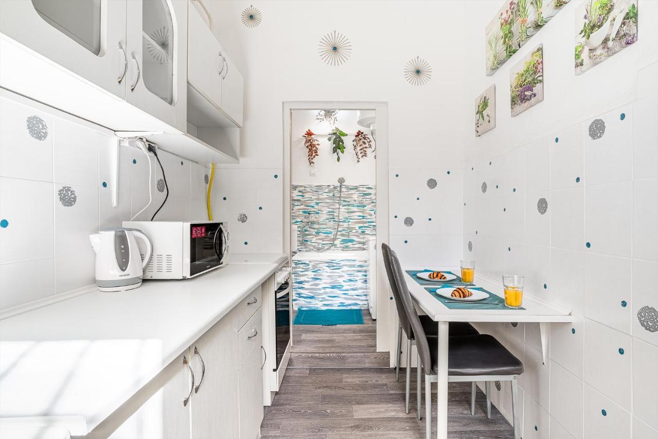 Sunny Dots Apartment - Free Parking! 布达佩斯 外观 照片
