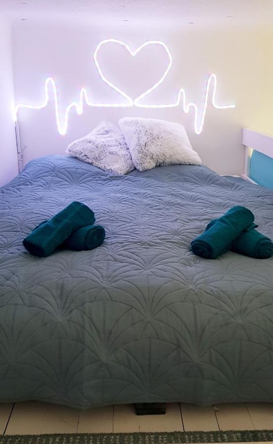 Sunny Dots Apartment - Free Parking! 布达佩斯 外观 照片